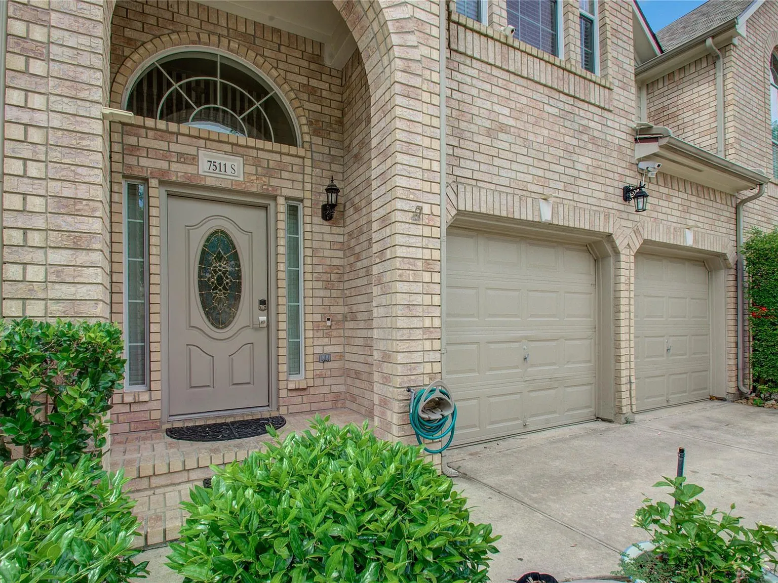 3 bed, 2.5 bath, 2132 sqft, $2,400 — Photo 4