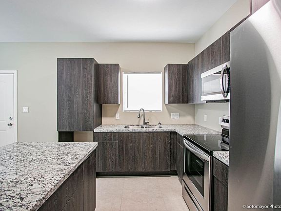 5th image of 120 W Diamondhead Ave #2