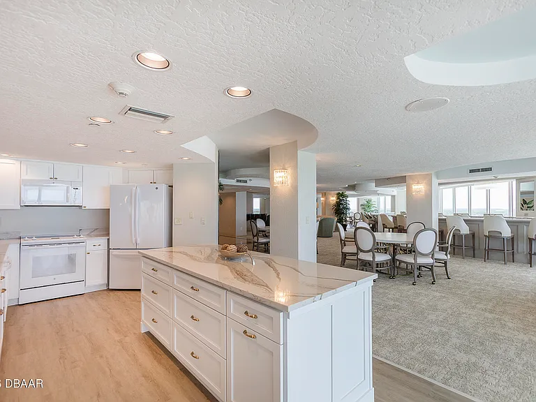 2545 S Atlantic Ave #402 — Photo 71