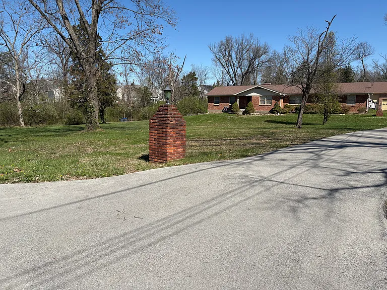 10507 Seatonville Rd — Photo 2