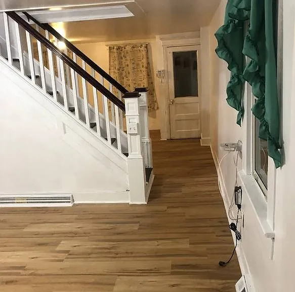 618 Centre St — Photo 1