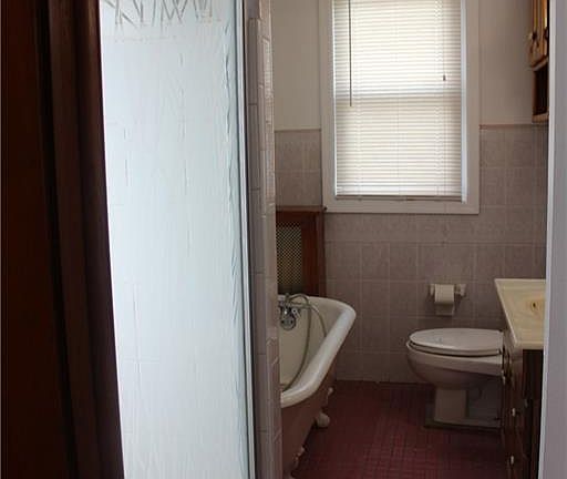 4th image of 426 Dunham Ave