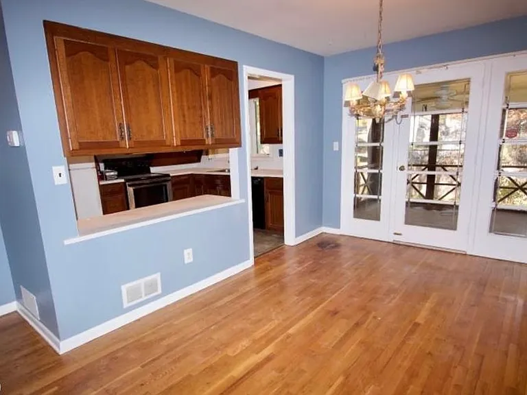 1425 Boynton Ave — Photo 6