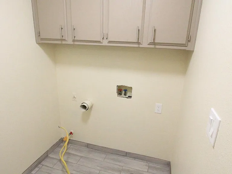 1104 Sand Creek Dr — Photo 7