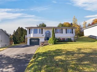 372 Kimble Dr, Fredericton, NB E3B 6Y5