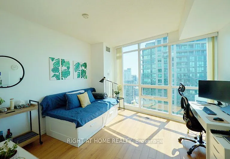 219 Fort York Blvd #3307 — Photo 30