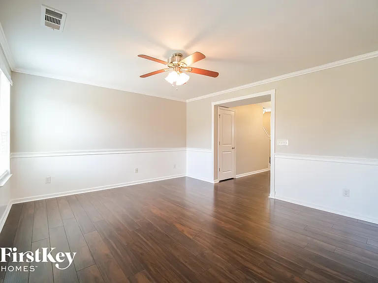 1620 Brockton Ln — Photo 3