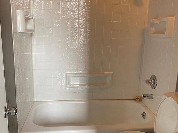 4th image of 2828 Vine St APT 4