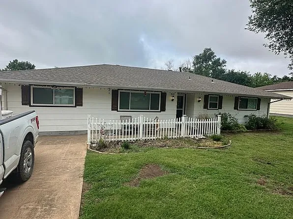 217 E Ponca St, Garber, OK 73738