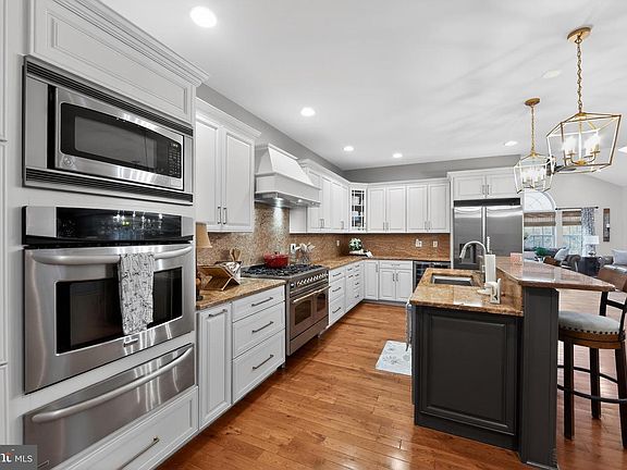 5th image of 367 Mount Alverno Rd