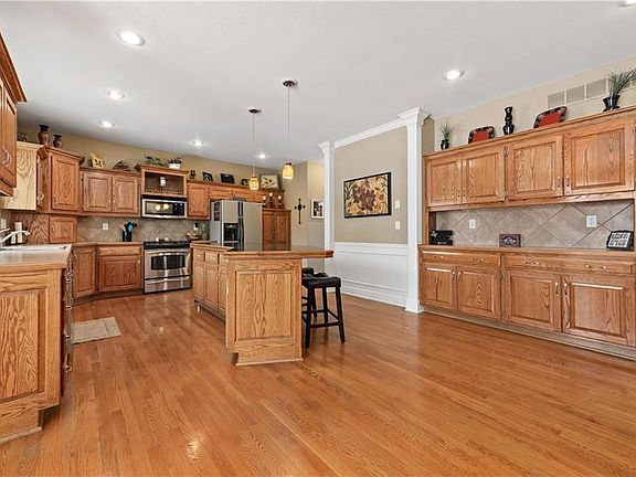 5th image of 2308 NE Sweet Water Dr