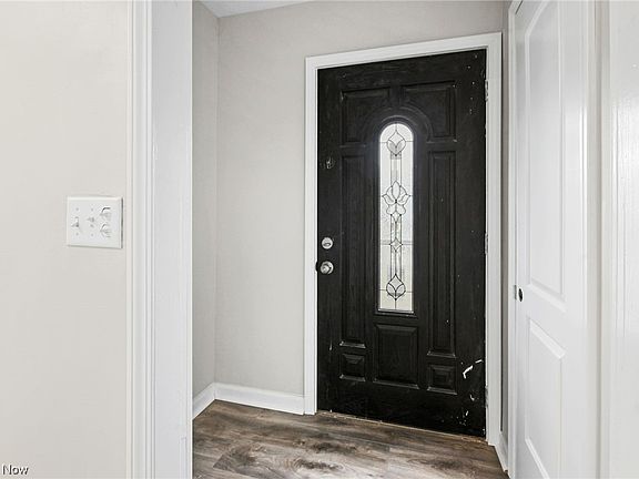 3rd image of 17404 Walden Ave
