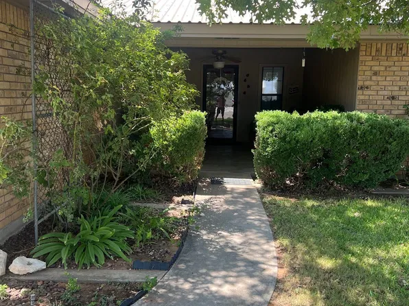 1611 S Ike Ave, Monahans, TX 79756