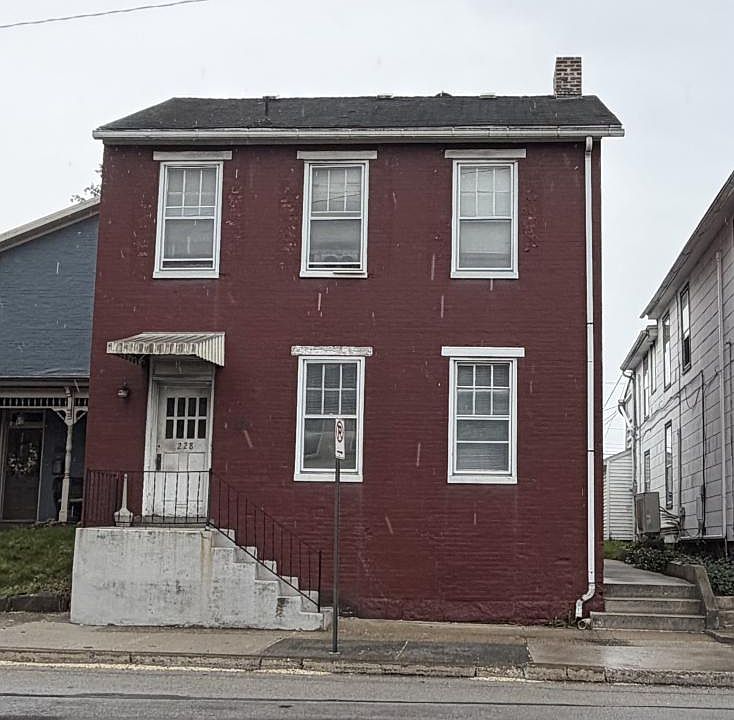1st image of 228 Chambersburg St