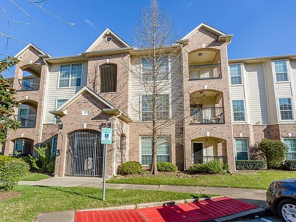 2nd image of 6607 Lake Woodlands Dr APT 332
