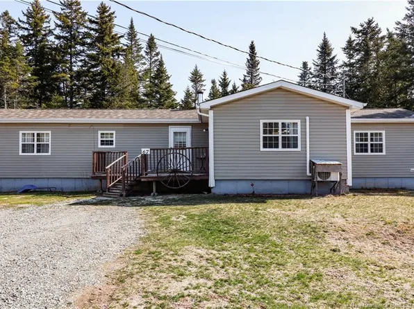 67 Kelly St, Hampton, NB E5N 7J7