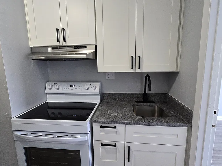 1906 Monongahela Ave #3 — Photo 8