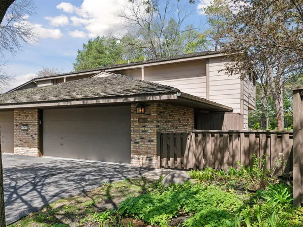 17640 Breconwood Rd, Wayzata, MN 55391