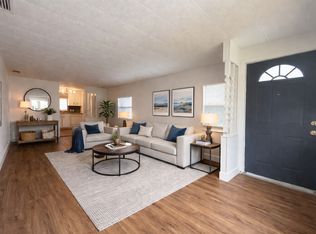 5864 Camelot Dr S #207, Sarasota, FL 34233