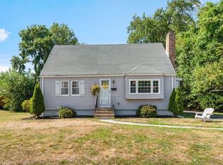 8 Fielding St, Wakefield, MA 01880