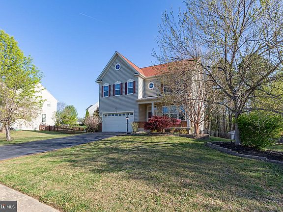 3rd image of 37 Manorwood Dr