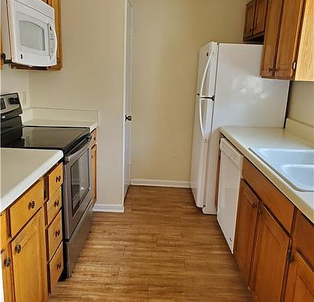 4th image of 916 Speight Ave