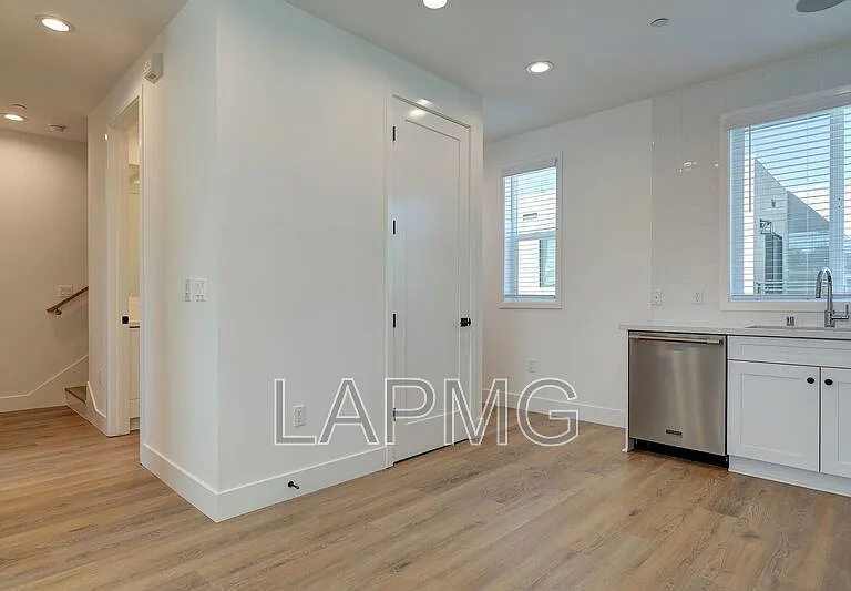 4507 Saturn St #1/2 — Photo 5