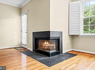 2112 Hutchison Grove Ct, Falls Church, VA 22043