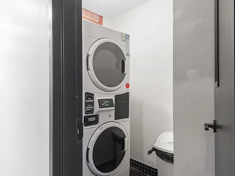 213 Troy Ave #3A — Photo 11