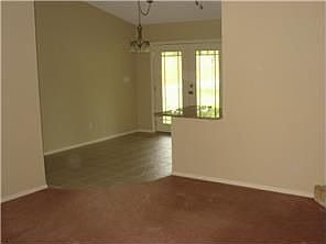 3rd image of 141 Live Oak Dr