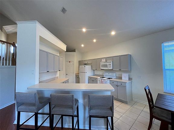 3rd image of 8110 Fan Palm Way