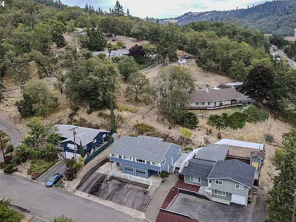 5th image of 3069 NE Slope St #A7c031047