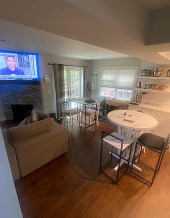 4th image of 2118 Oak Park Ln
