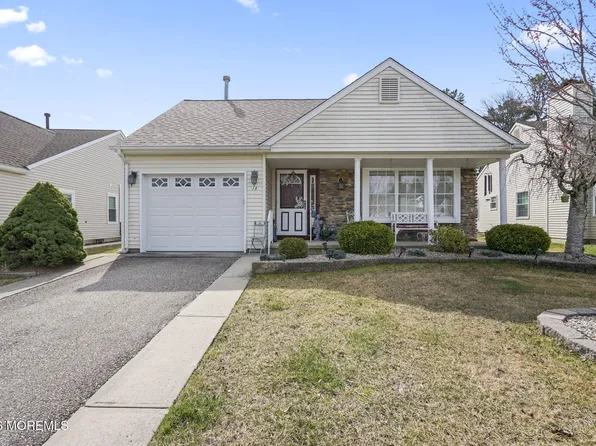 14 Kendal Drive, Toms River, NJ 08757