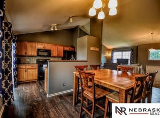 8456 N 155th St, Bennington, NE 68007