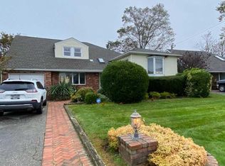 2805 Bay Dr, Merrick, NY 11566