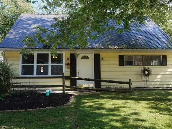1418 Eleanor Dr, Ashtabula, OH 44004