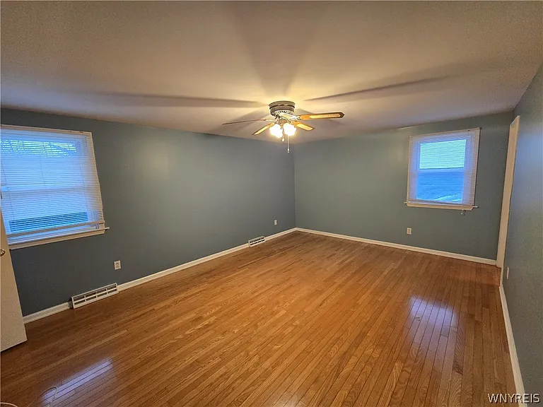 161 Foxpoint Dr W — Photo 20