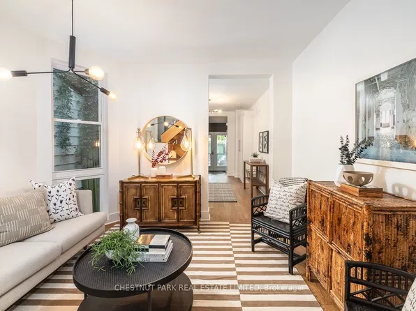 110 Hastings Ave, Toronto, ON M4L 2L2