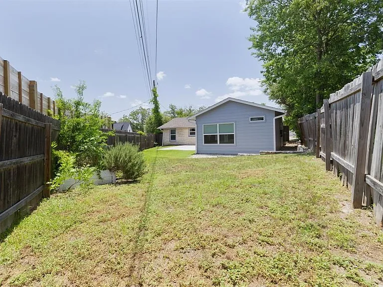3703 Tower View Ct — Photo 36