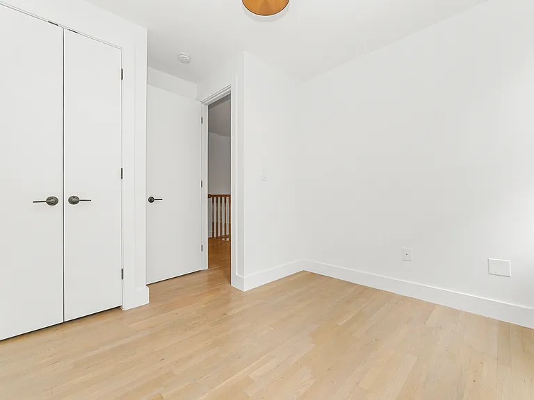 104 8th Ave #PH — Photo 10