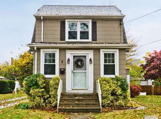 8 Calvin St, Lynbrook, NY 11563