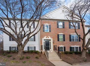 3808 Green Ridge Ct APT 201, Fairfax, VA 22033