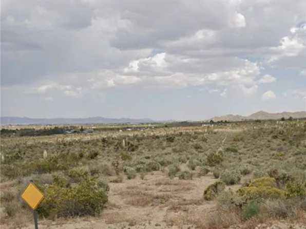 28980 Mountain View Rd #9, Lucerne Valley, CA 92356