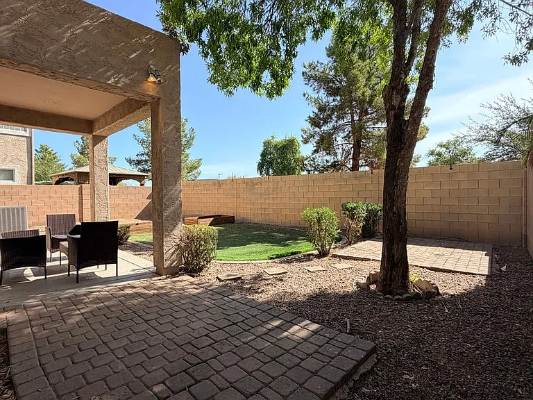 2129 S Jacana Ln — Photo 32