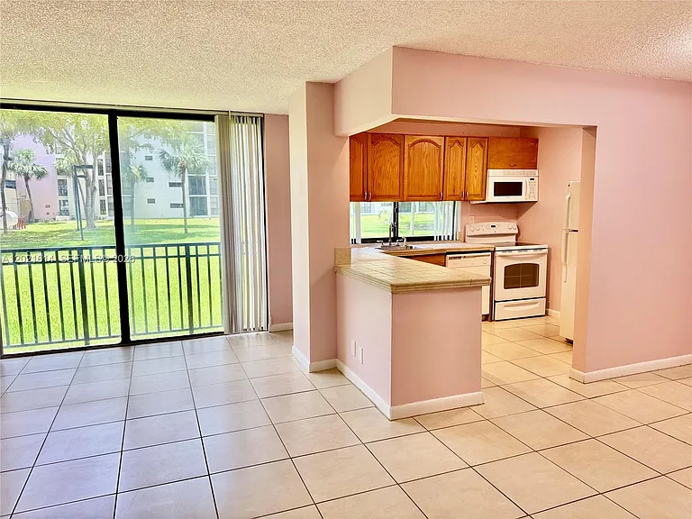 17011 N Bay Rd #117 — Photo 6