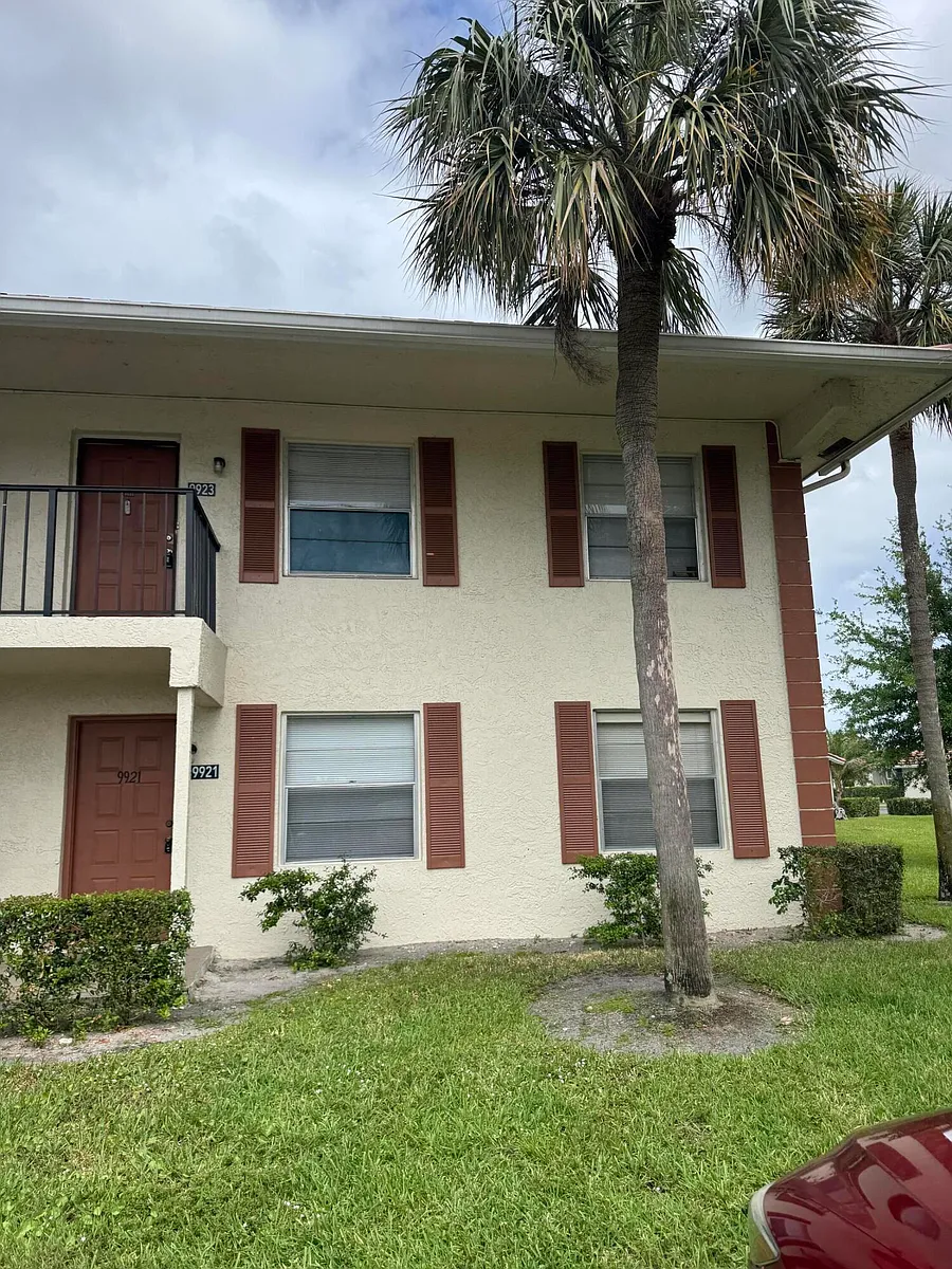 Building Photo - 9921 Three Lakes Cir #9921