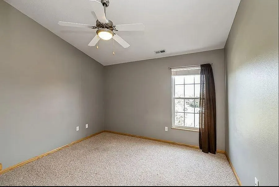 2 bed, 2.5 bath, 1176 sqft, $1,600 — Photo 2