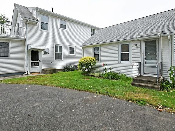 2nd image of 382 Pawtucket Ave
