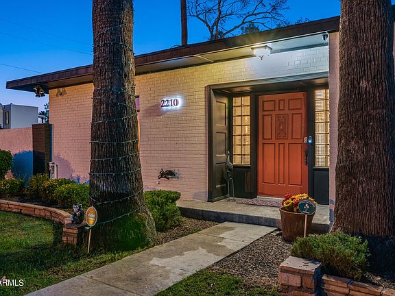 5th image of 2210 Encanto Dr NE